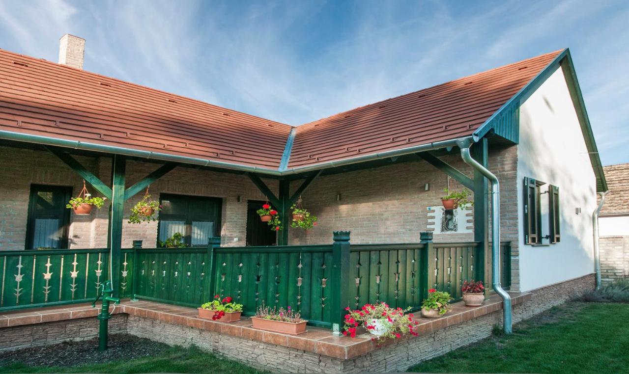 Patakpart Vendeghaz Hotel Ófalu Exterior foto