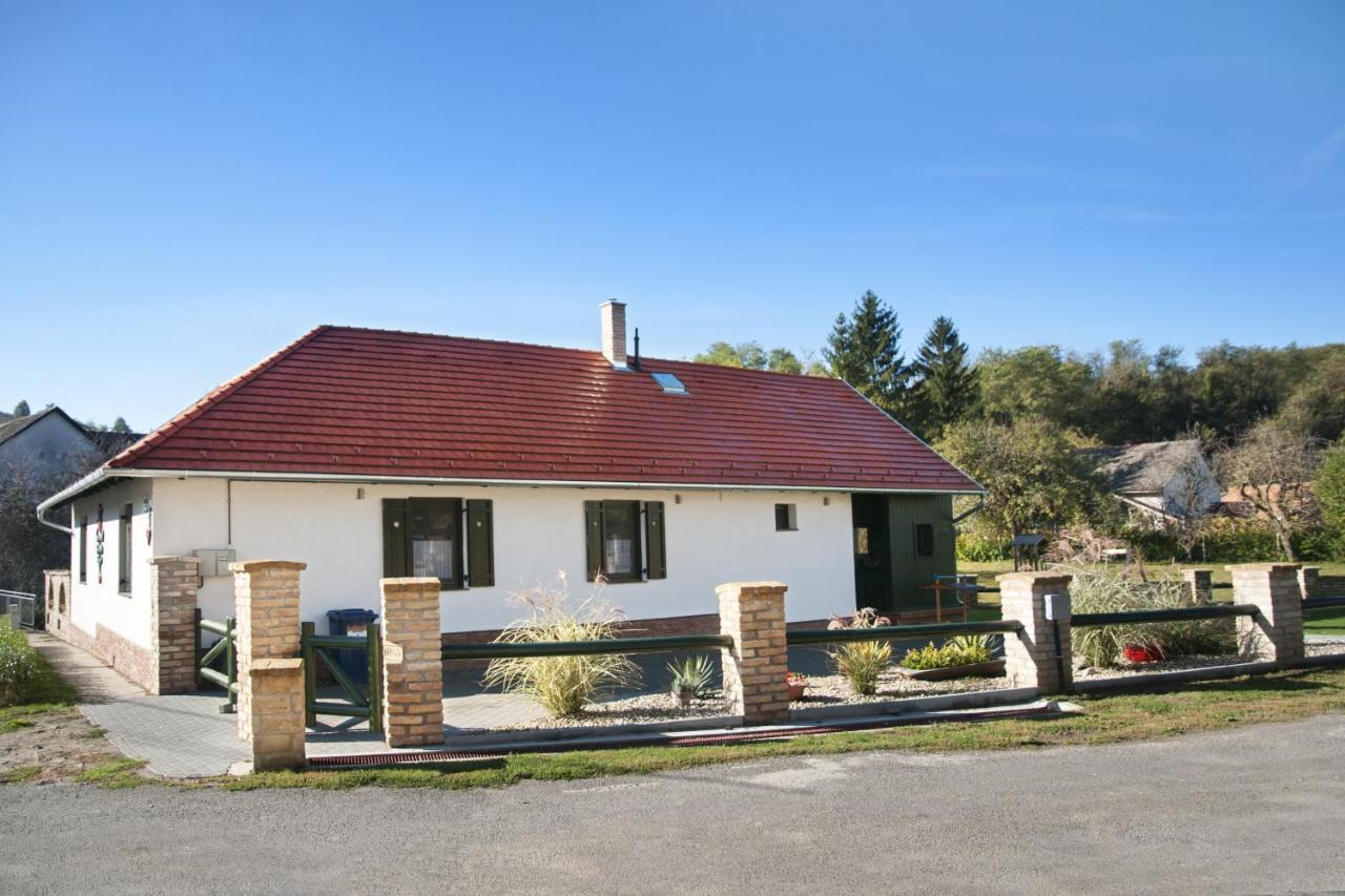 Patakpart Vendeghaz Hotel Ófalu Exterior foto